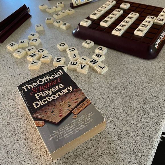 Vintage 1983 Milton Bradley Upwords 3-dimensional word game. - Picture 5 of 6